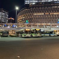 Photo taken at Osaka Sta. Bus Stop by 霧子 幽. on 12/26/2023