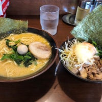 Photo taken at 横浜家系ラーメンたくみ家 by Masaki O. on 10/8/2019