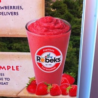Photo taken at Robeks Fresh Juices &amp;amp; Smoothies by Erin S. on 5/4/2013