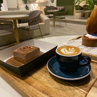Foto diambil di VASE Specialty Coffee oleh SAZ~ ✨. pada 12/23/2023
