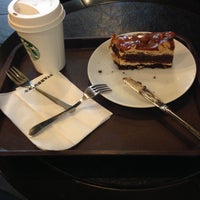 Photo taken at Starbucks by özlem D. on 4/18/2013