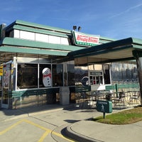 Photo taken at Krispy Kreme Doughnuts by Peter K. on 12/23/2012