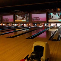 Foto diambil di 10Pin Bowling Lounge oleh i.os pada 11/14/2021