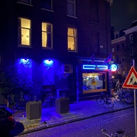 10/8/2020 tarihinde Coffeeshop IBIZA Amsterdamziyaretçi tarafından Coffeeshop IBIZA Amsterdam'de çekilen fotoğraf