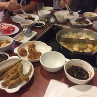 Das Foto wurde bei Tien Tien Hotpot Restaurant von Crystal C. am 5/13/2016 aufgenommen