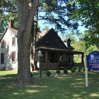 Photo taken at Blue Willow Bed And Breakfast by pam H. on 4/16/2013