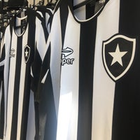Photo taken at Loja Oficial do Botafogo by Alan M. on 4/2/2017