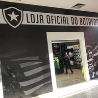 Photo taken at Loja Oficial do Botafogo by Alan M. on 5/2/2017