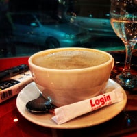 5/9/2013 tarihinde Fawzi J.ziyaretçi tarafından Login Cafe'de çekilen fotoğraf