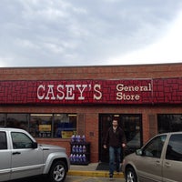 5/7/2014 tarihinde Trevor C.ziyaretçi tarafından Casey&amp;#39;s General Store'de çekilen fotoğraf