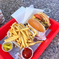 Photo taken at In-N-Out Burger by Anna L. on 10/21/2023