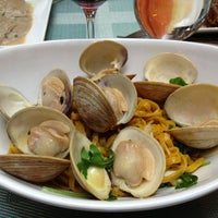 Foto tomada en Wine:30  por Rosanna B. el 6/22/2013