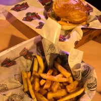 Foto tirada no(a) Firefly Burger por بسيط🤞 em 1/31/2022