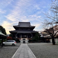 Photo taken at 信州善光寺別院 (青山善光寺) by Lily on 12/9/2023