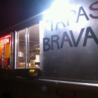 รูปภาพถ่ายที่ Tapas Bravas โดย John H. เมื่อ 4/2/2013