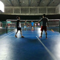 Photo taken at Charoen Nakhon 10 Badminton by ninepun A. on 8/17/2015