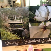 รูปภาพถ่ายที่ Quarryhill Botanical Garden โดย W❤ndy เมื่อ 8/30/2018