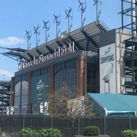 Photo taken at Lincoln Financial Field by W❤ndy on 8/12/2018