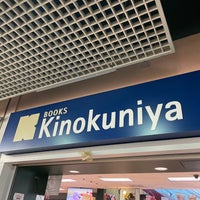 6/19/2022에 K W.님이 Kinokuniya Bookstore에서 찍은 사진