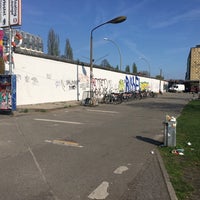 Photo taken at Berlin Duvarı by HASANIM K. on 4/19/2018