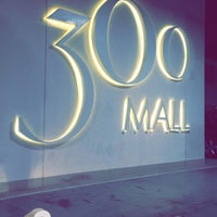 Das Foto wurde bei 360° Mall von ⚓️ am 12/13/2016 aufgenommen
