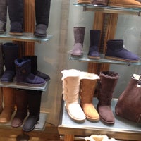 shoe stores that sell uggs