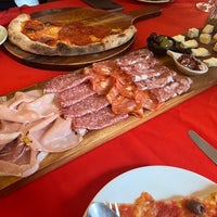 Снимок сделан в Why Not Italian Food пользователем Jamez G. 3/17/2023