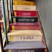 Foto tirada no(a) Adımlar Kitap &amp;amp; Kafe por Pınar K. em 6/9/2022