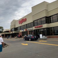 Photo taken at Hy-Vee by Jesse G. on 5/3/2018