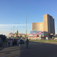Photo taken at Площадь Шарля де Голля by Максим С. on 5/16/2018