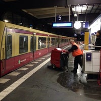 Photo taken at Gleis 5/6 (S-Bahn) by Thorsten F. on 10/28/2013
