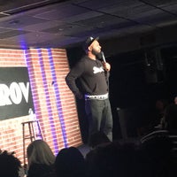 Photo prise au DC Improv Comedy Club par Mercedesvroomvroom B. le1/17/2020