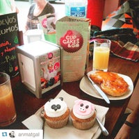 Das Foto wurde bei Cakes &amp;amp; Go - Bakery • Coffee von Enrique L. am 10/6/2015 aufgenommen