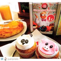 10/6/2015에 Enrique L.님이 Cakes &amp;amp; Go - Bakery • Coffee에서 찍은 사진