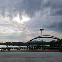 Photo taken at Taman Tasik Empangan Putrajaya by Faizal Helmi on 10/24/2021