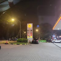 Photo taken at Shell by Faizal Helmi on 9/23/2022