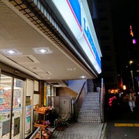 Photo taken at ローソン 北参道駅前店 by Shin-Nosuke F. on 11/4/2021