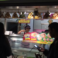 Photo taken at Baskin-Robbins by Shin-Nosuke F. on 11/18/2016