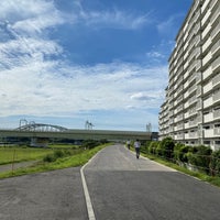 Photo taken at 和泉多摩川河川敷 by おさみん on 9/12/2022