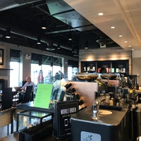 Photo taken at Starbucks by Daisuke F. on 5/5/2018