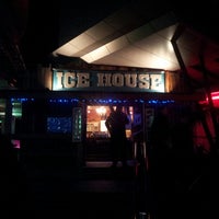 Foto scattata a Freddy&amp;#39;s Ice House da Ju H. il 6/22/2013