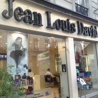 Photo taken at Jean Louis David - Coiffeur Paris by Hilda H. on 6/6/2013