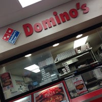 Photo taken at Domino&amp;#39;s Pizza by Röb on 11/3/2012