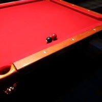 Снимок сделан в Q&amp;#39;s Billiard Club пользователем Misha Z. 4/9/2022