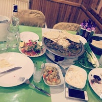 Das Foto wurde bei Şelale Restaurant von Fatih S. am 4/1/2016 aufgenommen