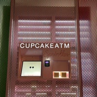Photo taken at Sprinkles Beverly Hills Cupcakes by Fahad on 8/4/2021
