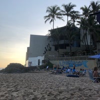 Photo taken at Blue Praia Bar by Vinicius F. on 10/18/2021