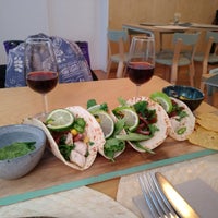 Foto tirada no(a) Noshi por Ekaterina S. em 10/19/2019