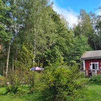 Photo taken at Iso Vasikkasaari - Kahvio by Orgül Derya on 8/13/2023
