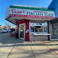 รูปภาพถ่ายที่ Pesso&amp;#39;s Ices &amp;amp; Ice Cream โดย E.T. C. เมื่อ 3/20/2021